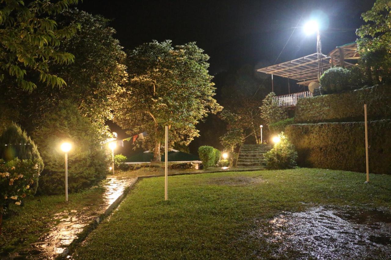 The Nettle And Fern Farmstay Pelling Exterior foto