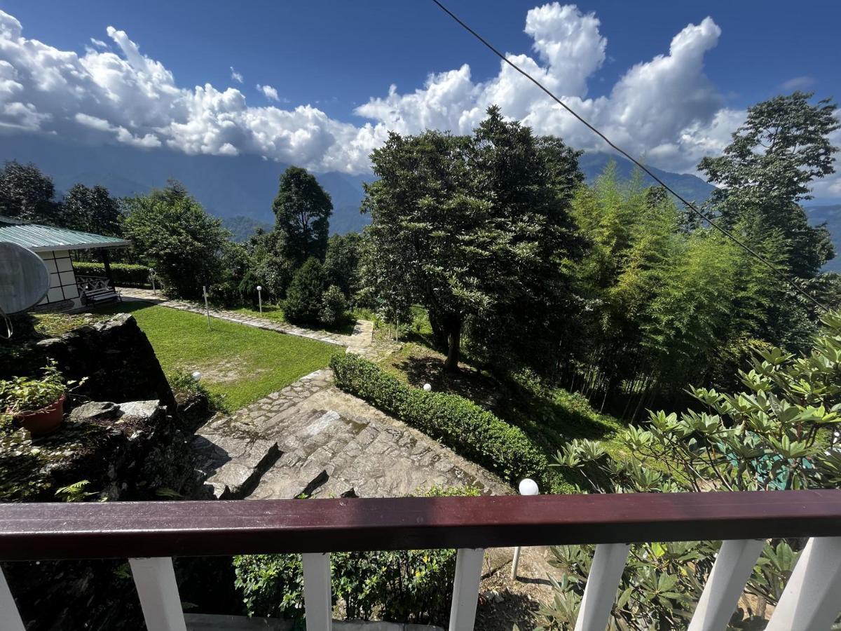The Nettle And Fern Farmstay Pelling Exterior foto